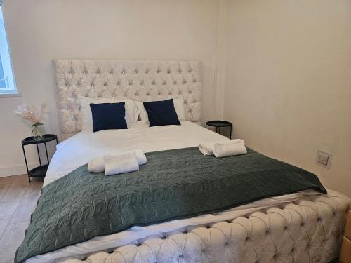 Bridgend Apartment | Cosy Studio in Heart of Bridgend