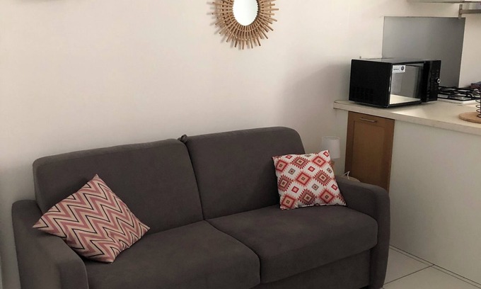 La Chambrette Apartment | Cosy studio in the country but in the city center