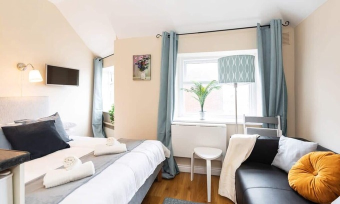 City Centre Dublin Apartment | Cosy Studio OFF OConnell street*TV & Reliable WIFI