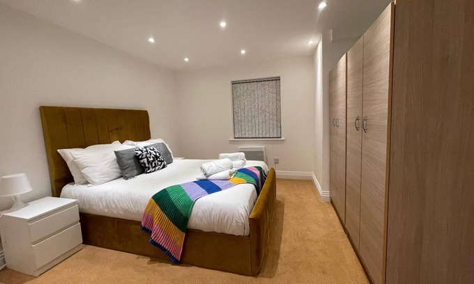 Preston Bed & Breakfast | Cosy Wembley 2-bed apartment - Free parking - Ideal for contractors and families