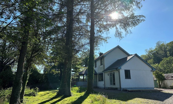 Onich Cottage | Cosy yet spacious Highland Hideaway for 6