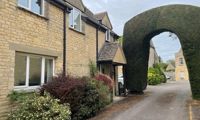 Northleach House | Cotswold Holiday Accommodation in beautiful Northleach