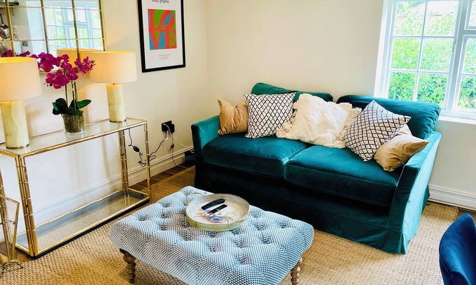 Enstone Cottage | Cotswolds 1 Bedroom Cottage 5min From Soho Farmhouse. Cosy & Newly Refurbished
