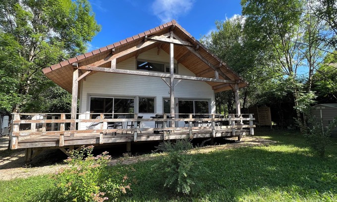 Doucier Ski Chalet | Cottage 6 to 8 people, House wood layout quality. Near lake Bcp of space