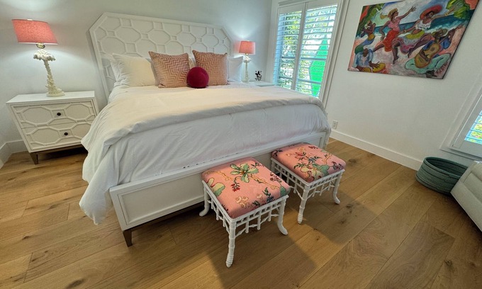 Old Naples Cottage | Cottage B - 2 Blocks to the Beach, 5th Street and 3rd Ave. South