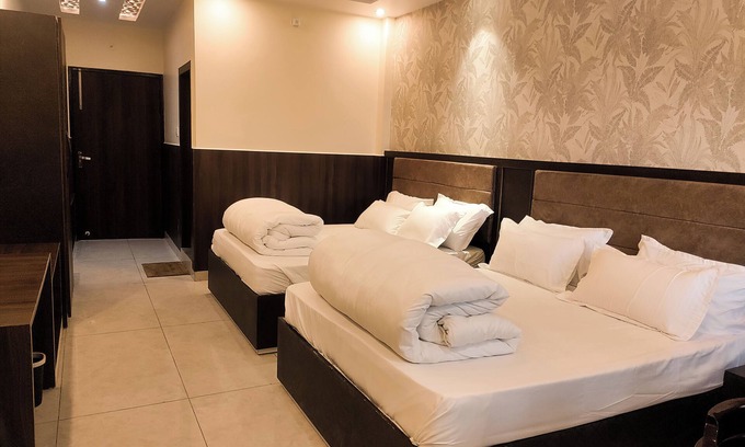 Almora Bed & Breakfast | Cottage Club Inn