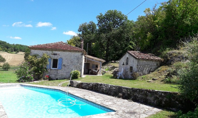 Castelnau-Montratier-Sainte-Alauzie House | Cottage 'Dans Hameau' with Private Pool, Private Terrace and Wi-Fi