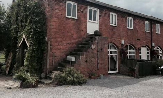 York Other | Cottage Double Private Bathroom at Skipbridge Farm Cottages