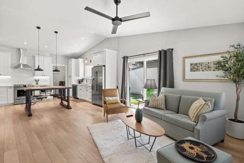 Stoneybrook House | Cottage Evergreen - Outdoor Grille Patio with Putt