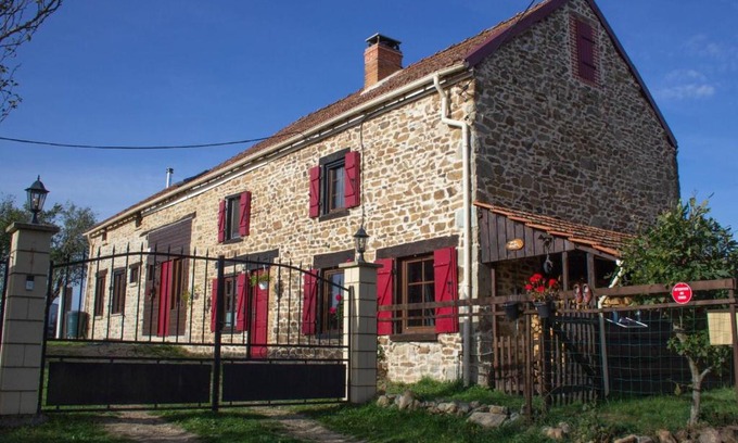 Saint-Maurice-pres-Pionsat House | Cottage in Auvergne near Cascade Gour