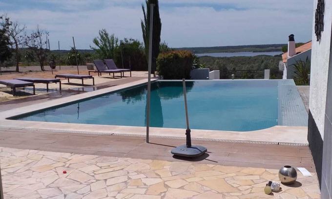 Avis Cottage | Cottage "Herdade Fonte Ferreira - Oliveiras" with Lake View, Pool, A/C, Wi-Fi & Garden
