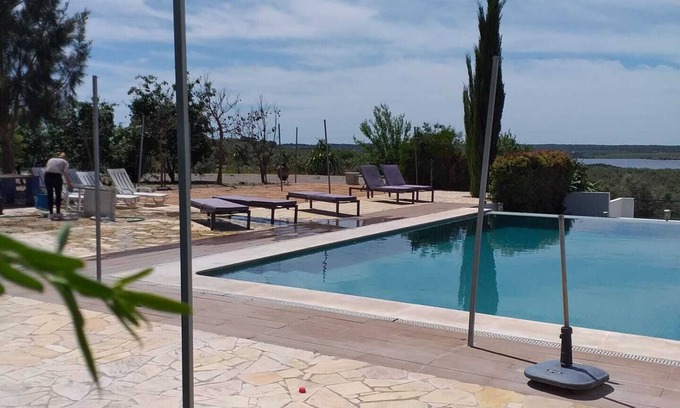 Avis Cottage | Cottage "Herdade Fonte Ferreira - Piscina" with Lake View, Pool, Wi-Fi & Balcony