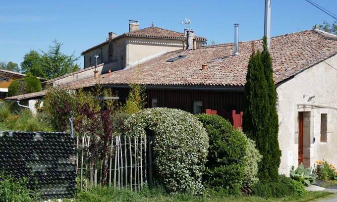 Sadirac Cottage | Cottage in an old Bordeaux wine cellar space, calm and comfort