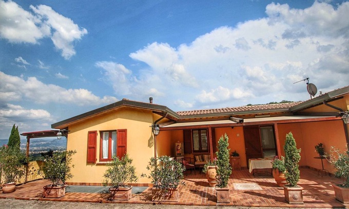 Bettona Cottage | Cottage in Bettona with Pool & Scenic Views