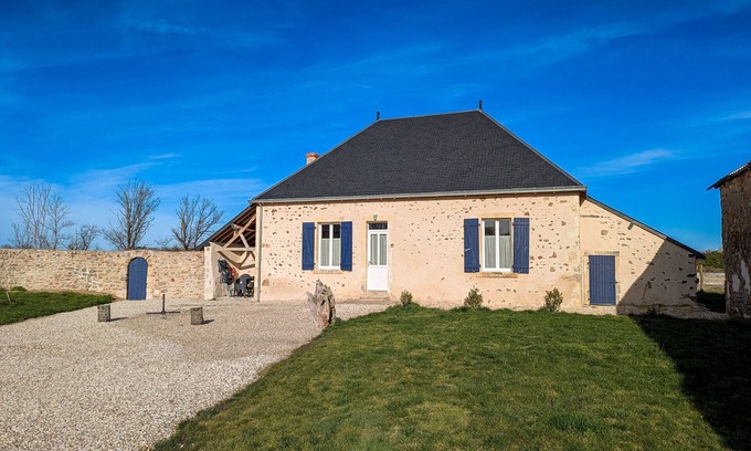 Migne Cottage | Cottage in Brenne Park with garden, terrace and parking