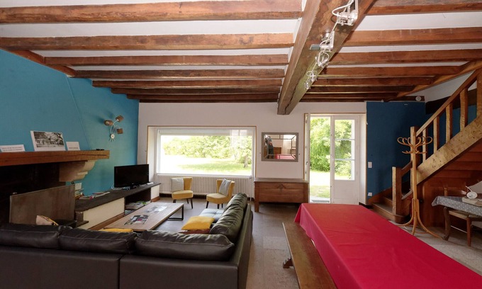 Saint-Dye-sur-Loire House | Cottage in a large enclosed garden up to 11 people.