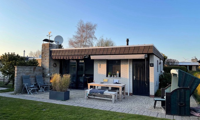 Tossens Apartment | Cottage in front of the dike