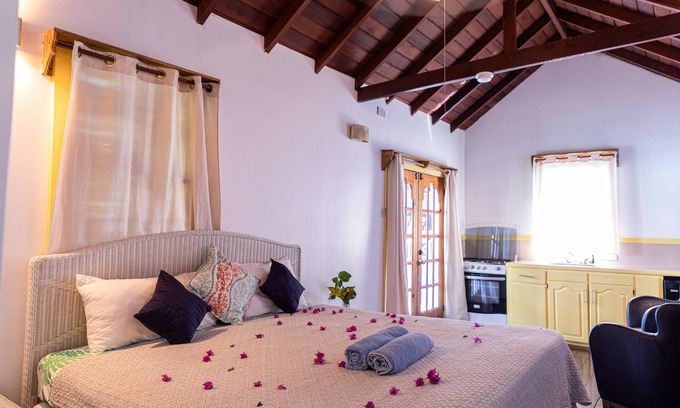 Marigot Bay Cottage | Cottage in marigot bay 2 mins walk to beach