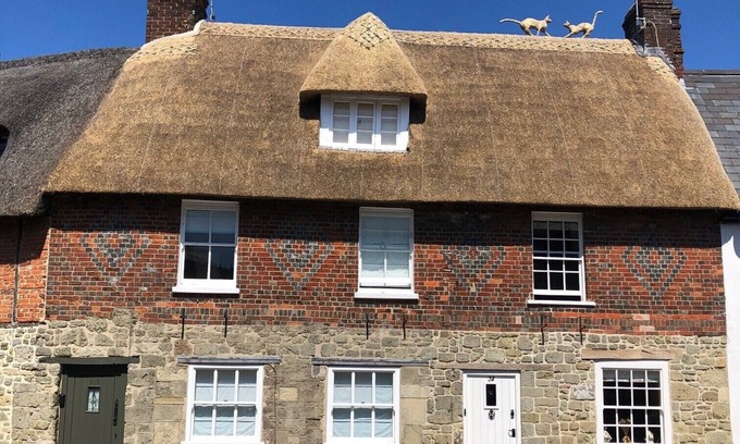 Shaftesbury House | Cottage in the centre of Shaftesbury sleeps 4/5