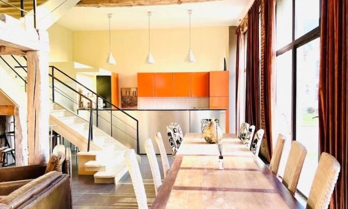 Humieres House | Cottage in the estate of a secluded castle.