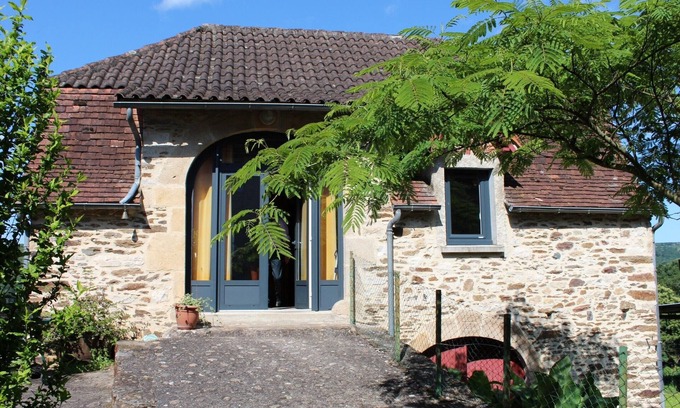 Gagnac-sur-Cere Cottage | Cottage in the heart of the hamlet of Felzines with free WI FI