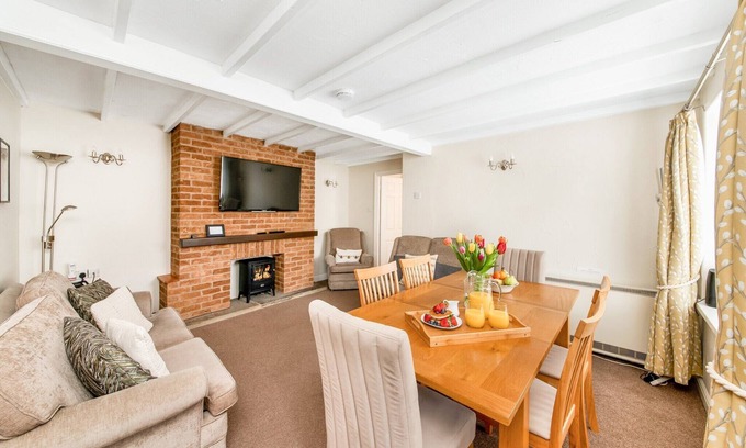 Thirsk Cottage | Cottage in Thirsk with Scenic Trails & Spa