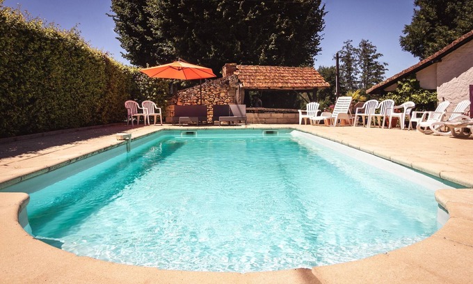Vezac Apartment | Cottage in Vézac with Pool & River Nearby