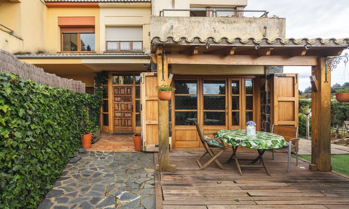 Sant Hilari Sacalm Cottage | Cottage 'Mussol' with Private Terrace, Balcony and Wi-Fi