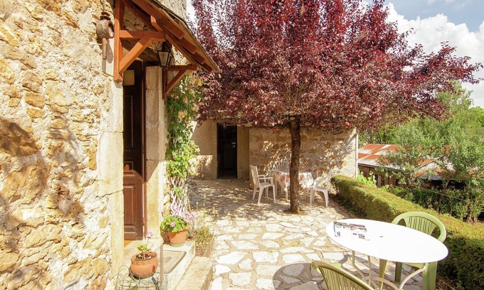 Chasteaux Cottage | Cottage near Lac du Causse with Terrace