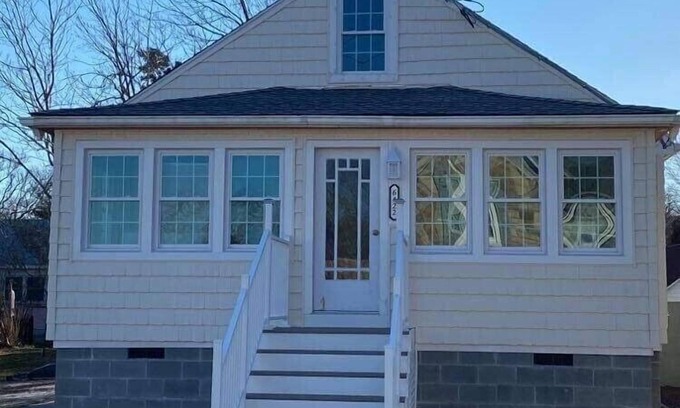 Chincoteague Cottage | Cottage On Famous Chincoteague Island-Famous Wild Ponies