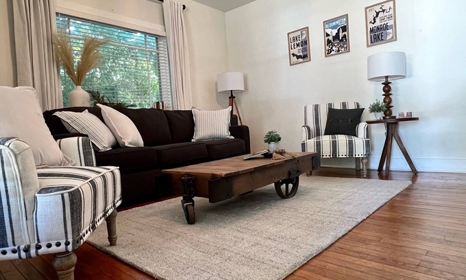Bloomington Cottage | Cottage on Kirkwood: Downtown Charm, Close to IU