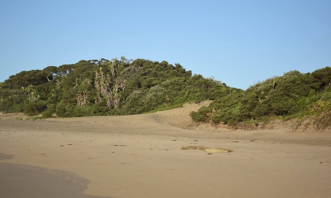 Kentani Cottage | Cottage 'On the Beach'.watch the waves.from your bed!