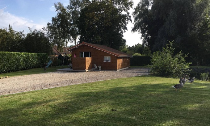 Guisy House | Cottage on the edge of a pond