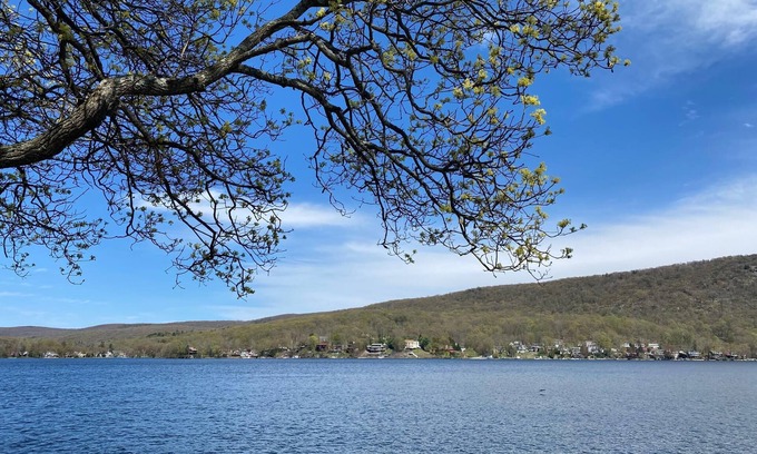 Greenwood Lake Cottage | Cottage on the Lake - Relax, Swim & Enjoy!
