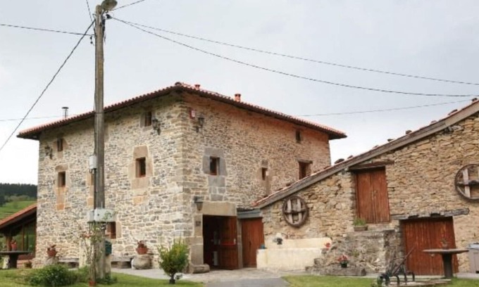 Sopuerta House | Cottage Pikatzaenea for 10 people For discounts call the owner.