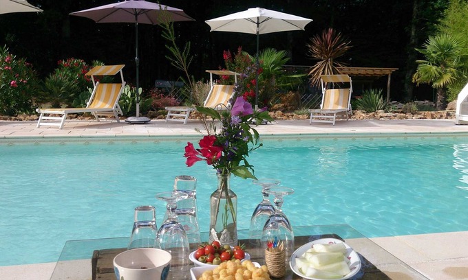 Grolejac Ski Chalet | Cottage, pool and well-being in a charming forest domain of Medieval Perigord