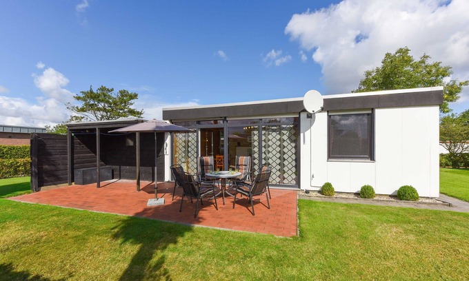 Esens House | Cottage spring cloud