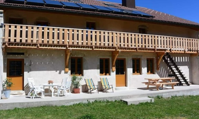 Les Moussieres House | Cottage with fireplace in the heart of the PNR Haut Jura