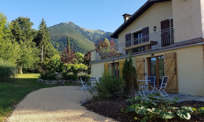 Juzet-d'Izaut House | cottage with heated pool and covered in the Pyrenees