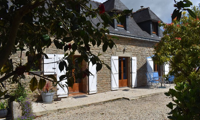 Langonnet Cottage | Cottage with HEATED INDOOR POOL/SPA facilities Langonnet Morbihan ,Brittany