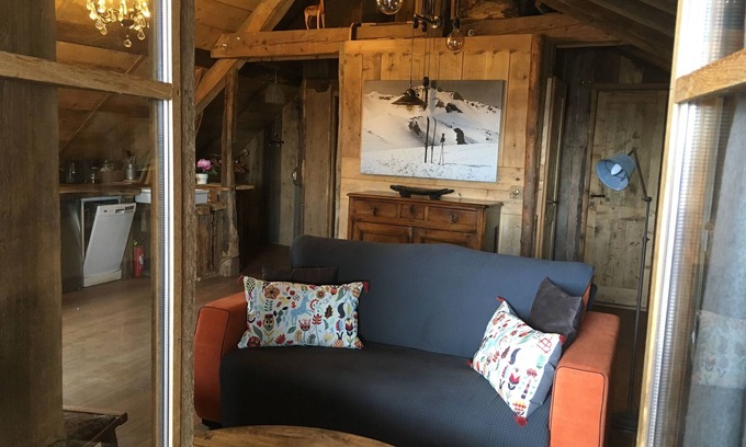 Trevignin House | Cottage with terrace 15 minutes from the lake in the countryside, in an old farmhouse