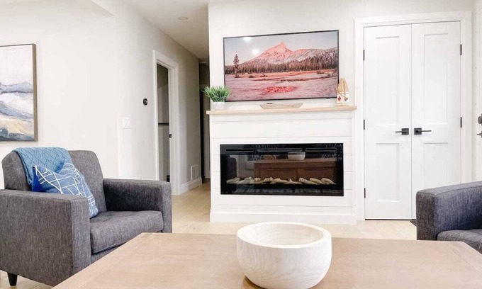 Long Point Cottage | Cottontail Long Point 4 Bedroom Cottage minutes to the beach