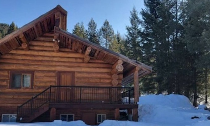 Kootenay Boundary Cabin | Cougar Mountain Get Away