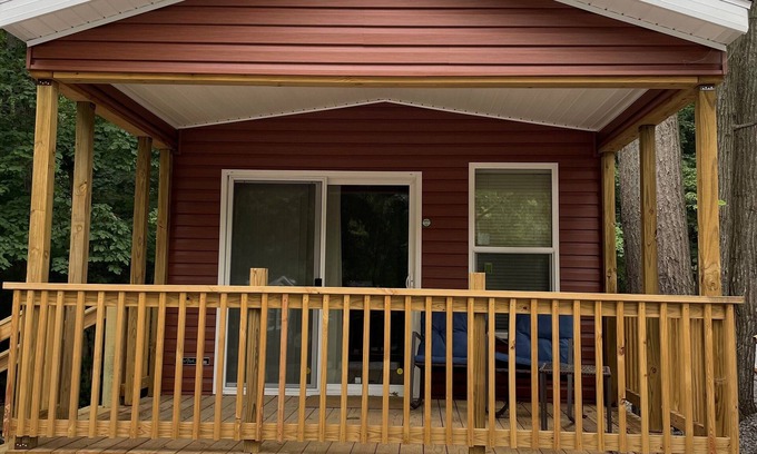 Verona RV Rental | Country Cabin by The Ark