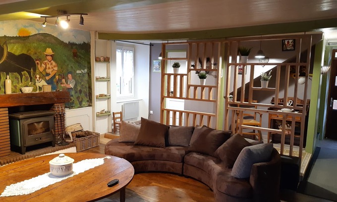 Vollore-Ville House | Country cottage 5 minutes from the lake