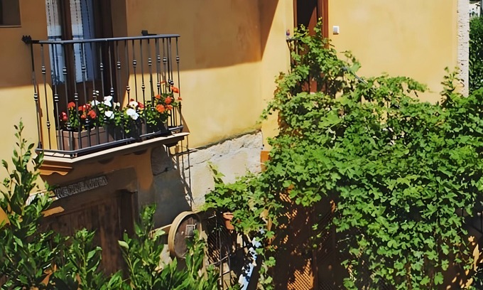 Cuzcurrita de Rio Tiron House | Country House 'La Viña 2' with Shared Terrace, Shared Garden and Wi-Fi