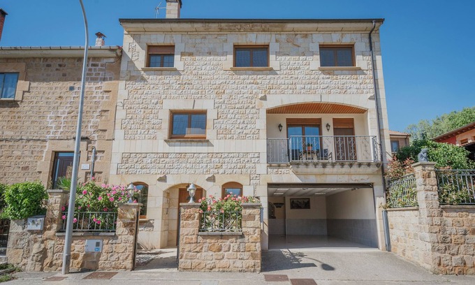 Palacios de la Sierra House | Country House 'Casa Rural El Arroyal' with Mountain View, Private Terrace and Wi-Fi