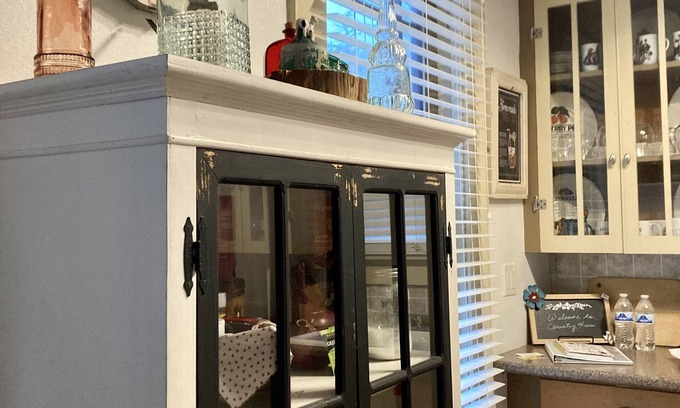 Caldwell House | Country Haven! Twenty Five minutes from Kyle Field Bryan College Station.