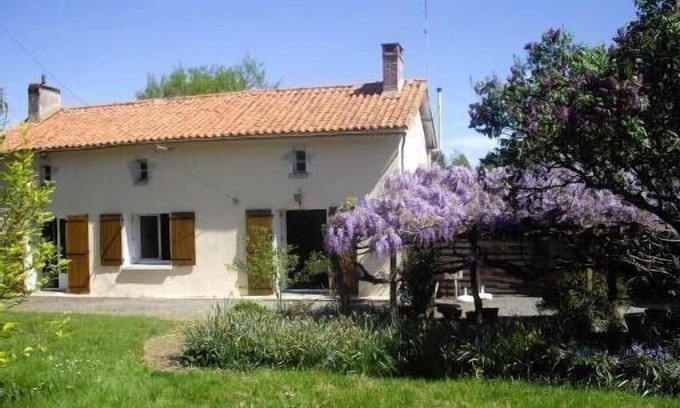 Marillet House | COUNTRY HOME TO RECHARGE YOUR BATTERIES