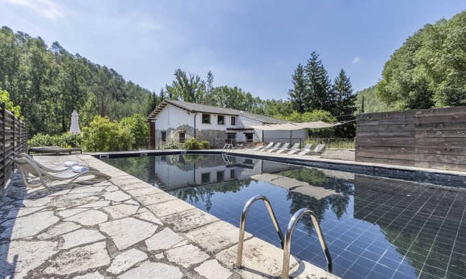 La Baronia de Rialb Villa | Country House 'Casa Dels Peixos' with Lake View, Private Pool and Wi-Fi